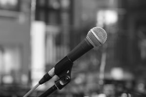 Microphone Phone Microphones Micro  - martinlutze-fotografie / Pixabay